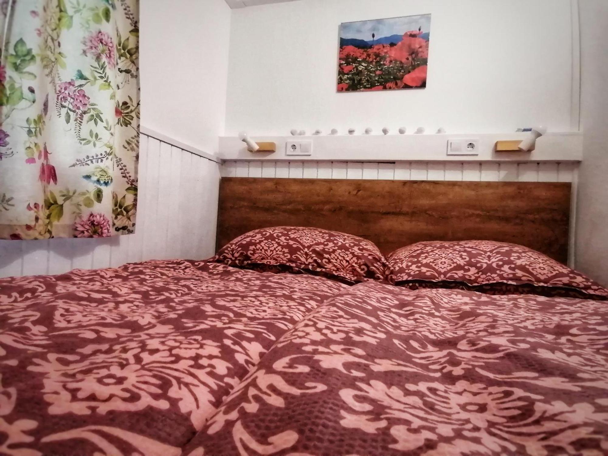 Barkoca Es Szepkilatas Vendeghaz / Cabin Verőcemaros Rum bild